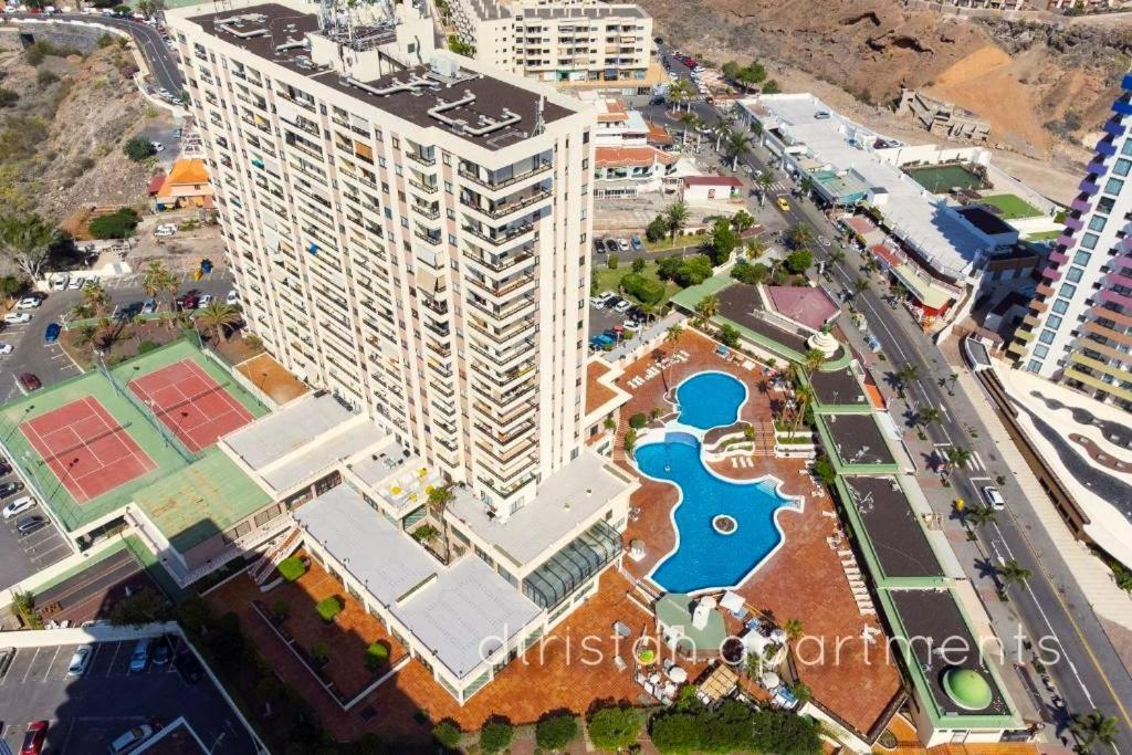 Skyline View Apartment - Free Private Parking Including & Guest Bonus 阿德耶 外观 照片