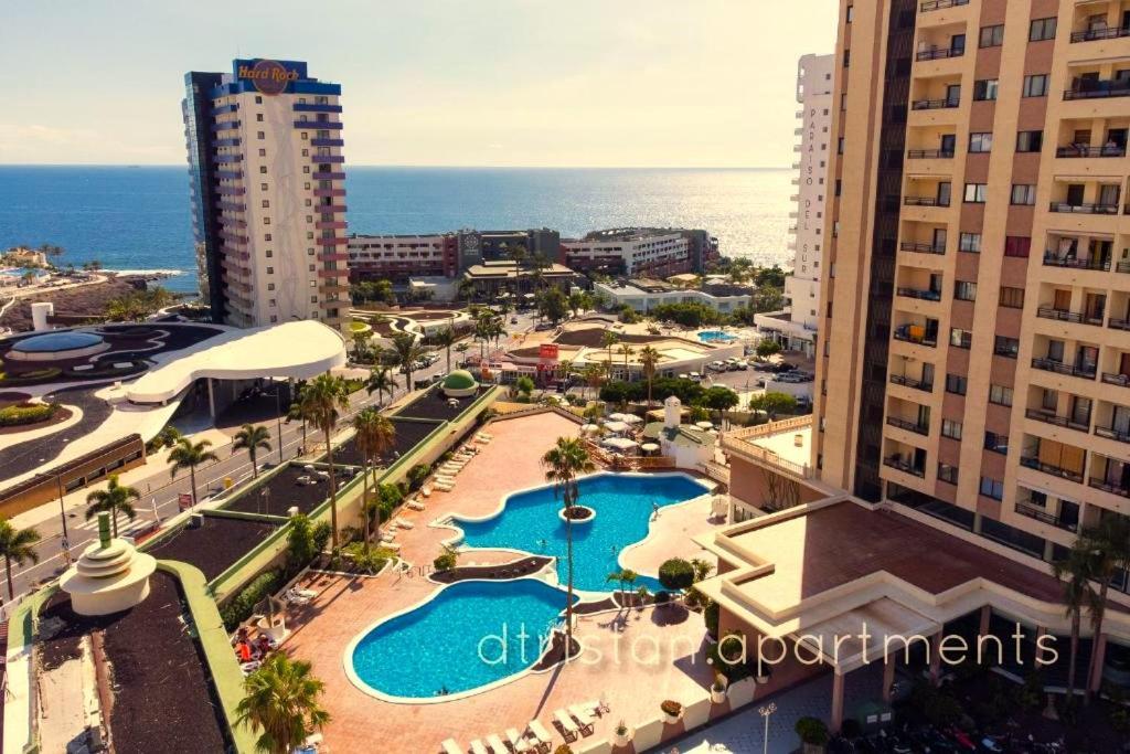 Skyline View Apartment - Free Private Parking Including & Guest Bonus 阿德耶 外观 照片