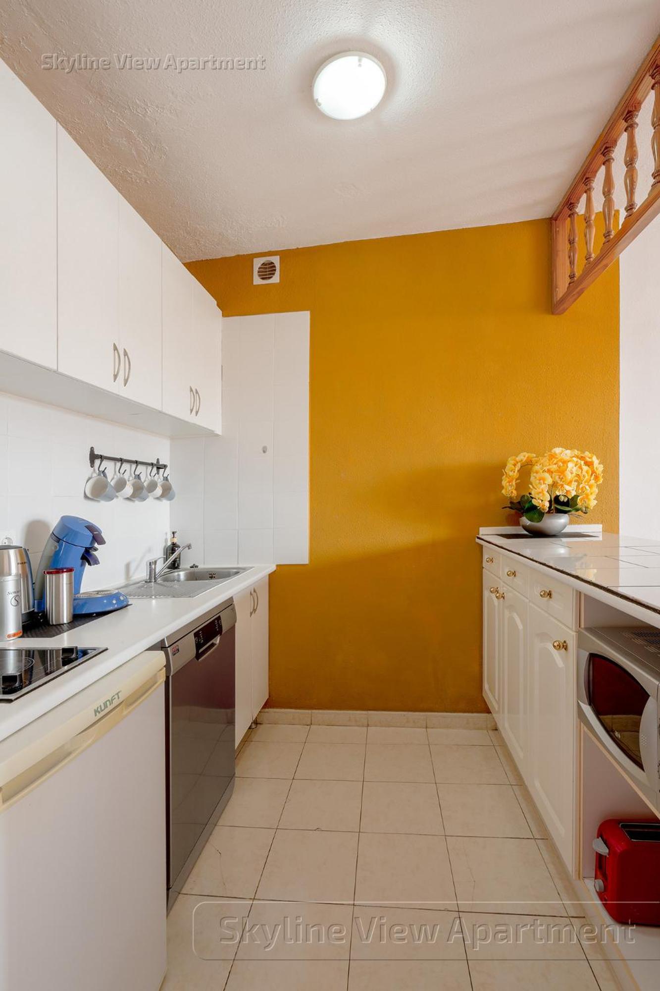 Skyline View Apartment - Free Private Parking Including & Guest Bonus 阿德耶 外观 照片