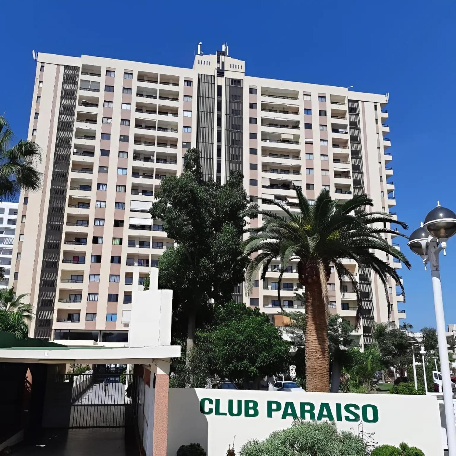 Skyline View Apartment - Free Private Parking Including & Guest Bonus 阿德耶 外观 照片